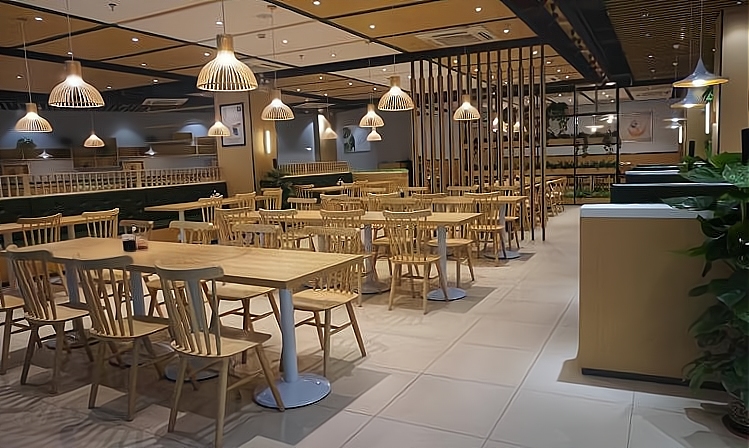 大学生自助厨房创业计划书概览及市场分析,一、概念简述与市场竞争分析,,自助厨房概念介绍。,行业主要竞争者分析与优劣势评估。,对比传统餐饮模式,挖掘自助厨房核心竞争力与市场差异优势。,商业价值提炼和市场前景展望。,二、经营模式探讨与创新思路,,企业收入来源渠道描述。,利润分配方式与成本控制策略。,创新理念在自助厨房领域的运用与实践探索跨界融合提升附加值的机会点。提高用户体验度和客户满意度措施概述增强客户粘性方案等。插图 大学生自助厨房创业计划书概览及市场分析,一、概念简述与市场竞争分析,,自助厨房概念介绍。,行业主要竞争者分析与优劣势评估。,对比传统餐饮模式,挖掘自助厨房核心竞争力与市场差异优势。,商业价值提炼和市场前景展望。,二、经营模式探讨与创新思路,,企业收入来源渠道描述。,利润分配方式与成本控制策略。,创新理念在自助厨房领域的运用与实践探索跨界融合提升附加值的机会点。提高用户体验度和客户满意度措施概述增强客户粘性方案等。插图