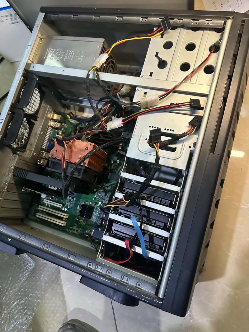 服务器为何仍用机械硬盘插图