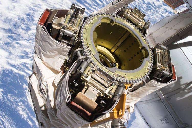 美国空间机械臂研究历史插图 美国空间机械臂研究历史插图