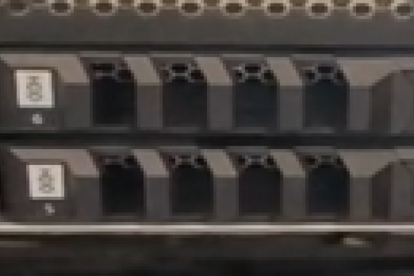 服务器硬盘红灯闪烁处理指南-踏云行