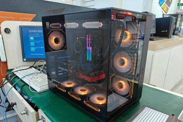 专业主机空间(低价)异型机箱三角空间站介绍-踏云行